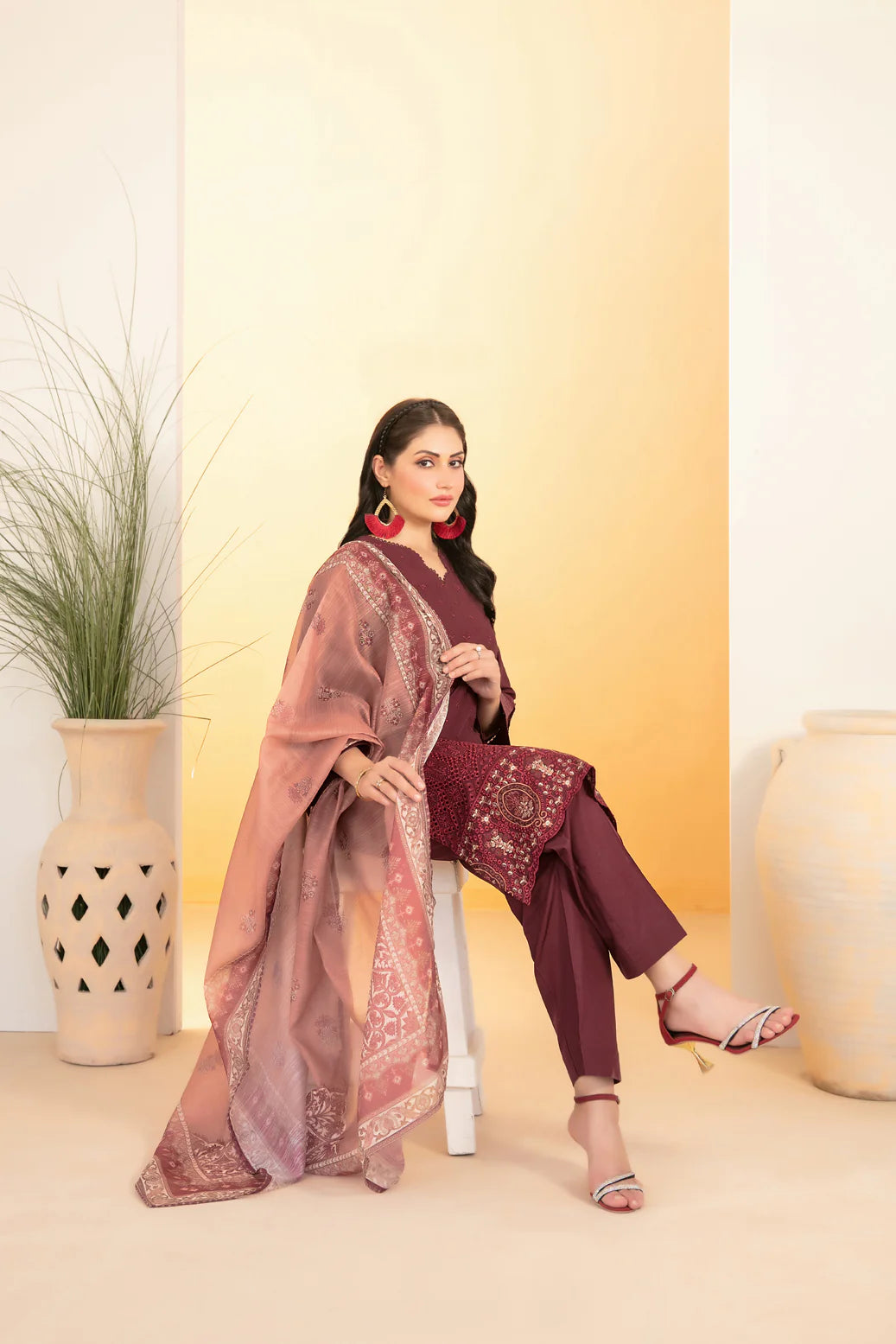 TAWAKKAL Dinara D-2289