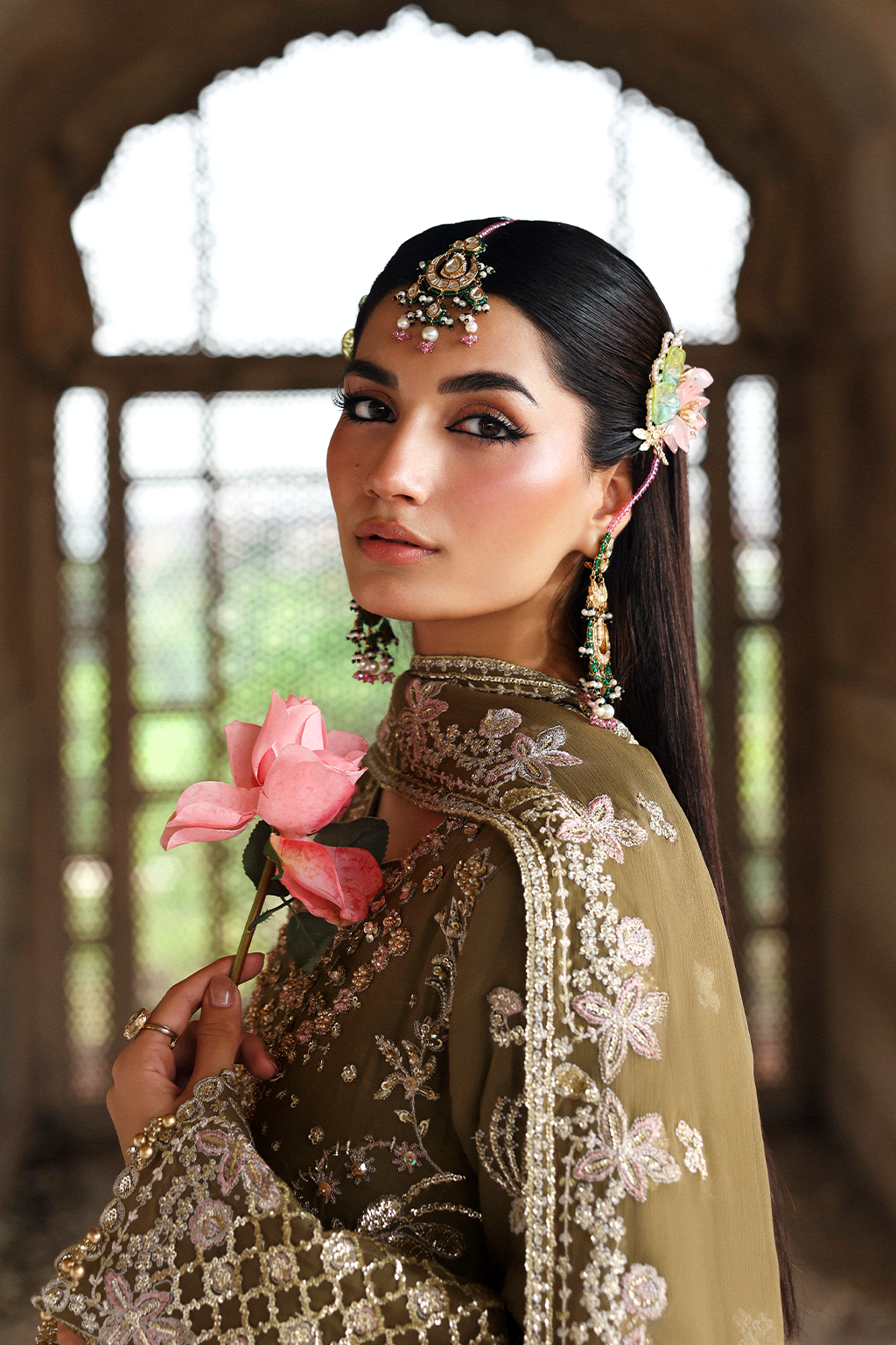 EMAAN ADEEL Romansiyyah Luxury Formal - OLIVEA - 03