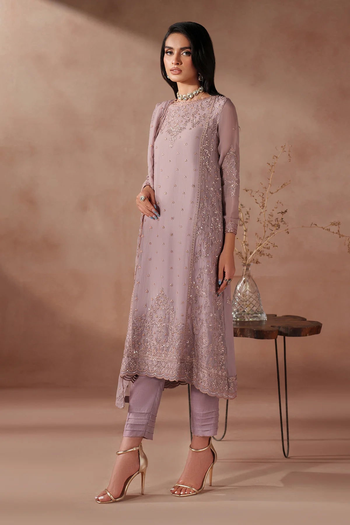 ZARIF Mahrosh UNST-MUF-04 SAHEER