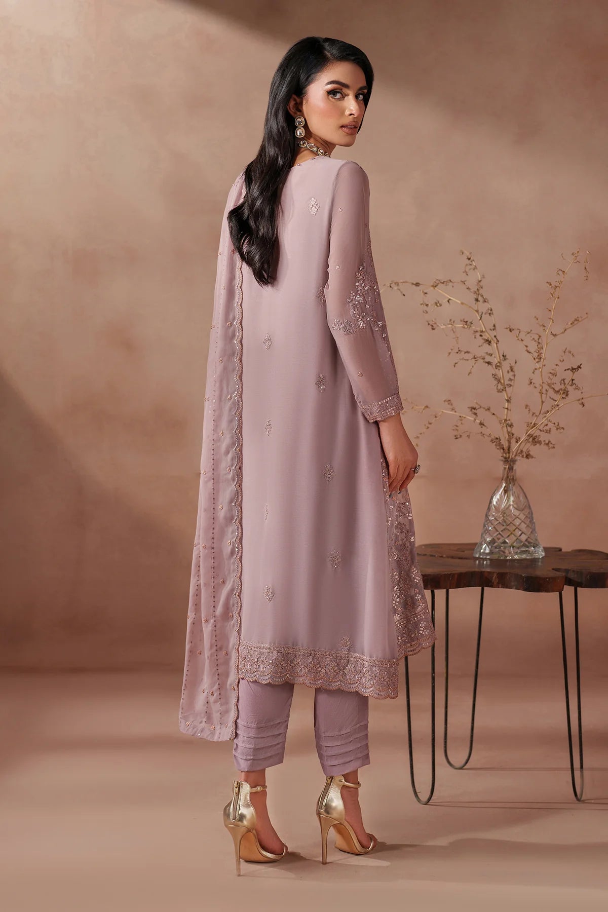 ZARIF Mahrosh UNST-MUF-04 SAHEER