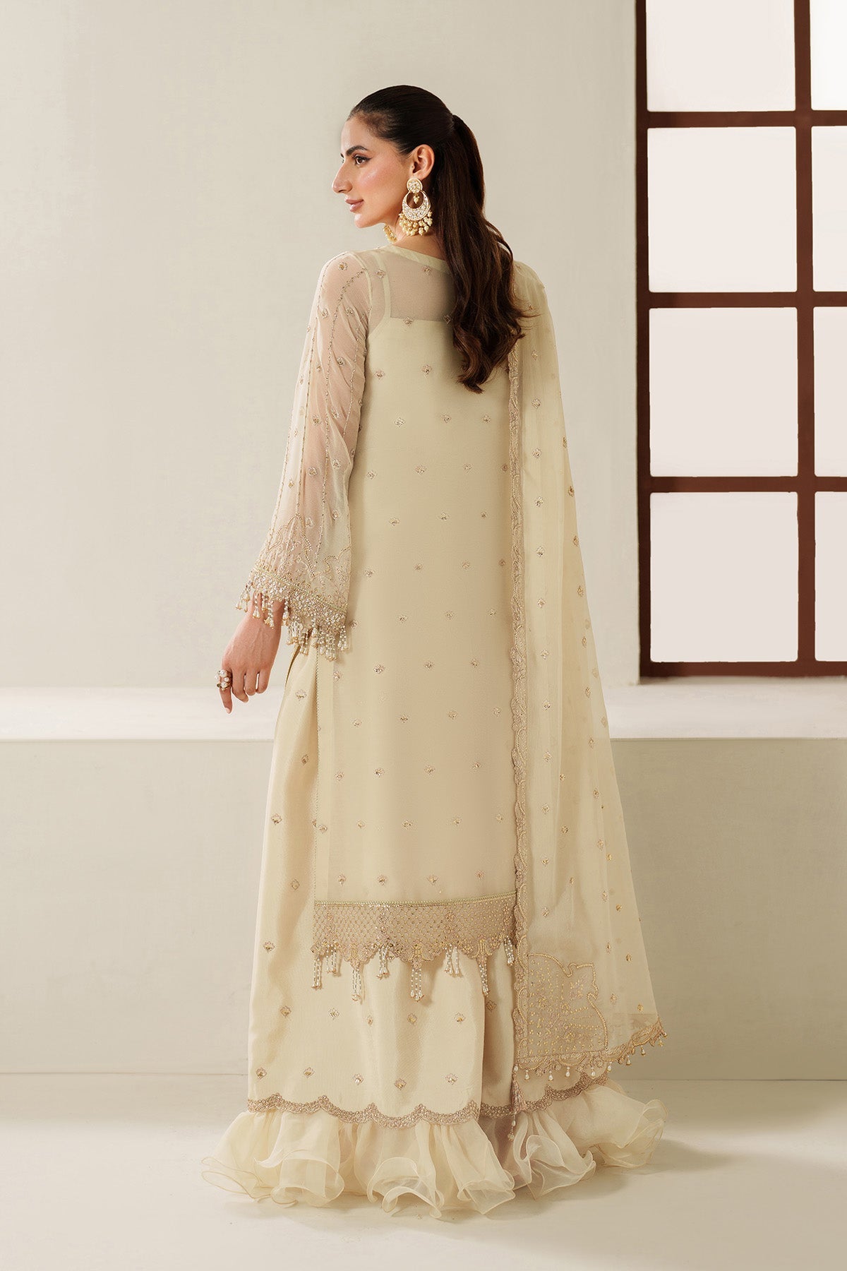 ALIZEH Reena AF-HM-4052-Parnoor