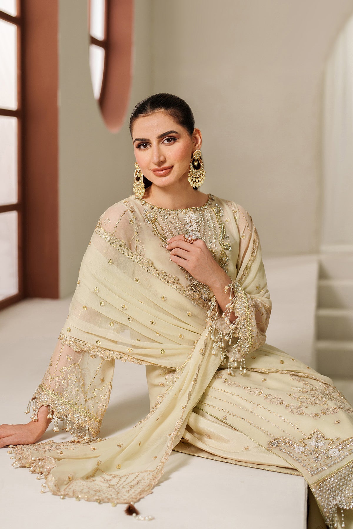 ALIZEH Reena AF-HM-4052-Parnoor