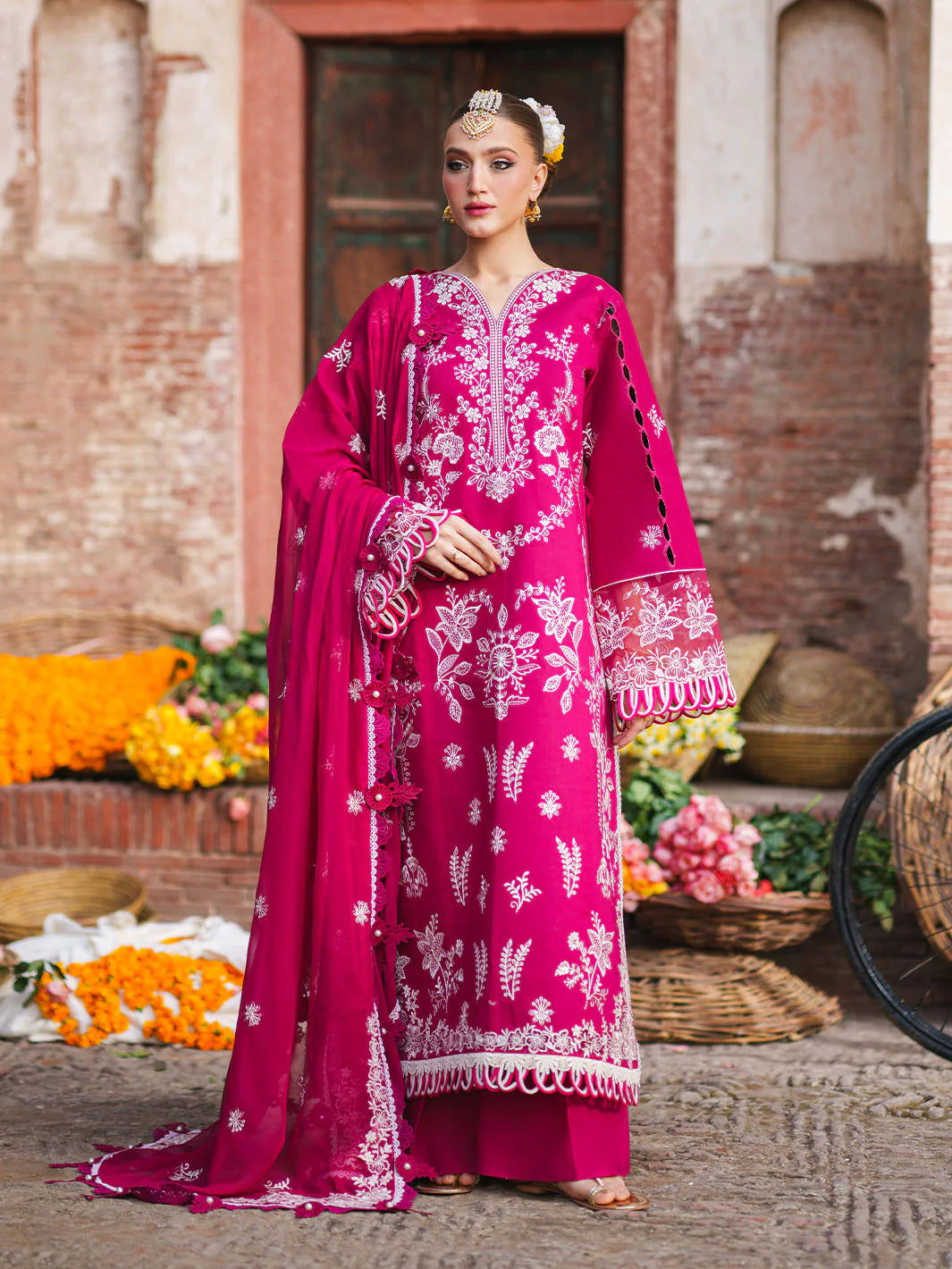 MAHNUR Gul Luxury Lawn '26 G-001