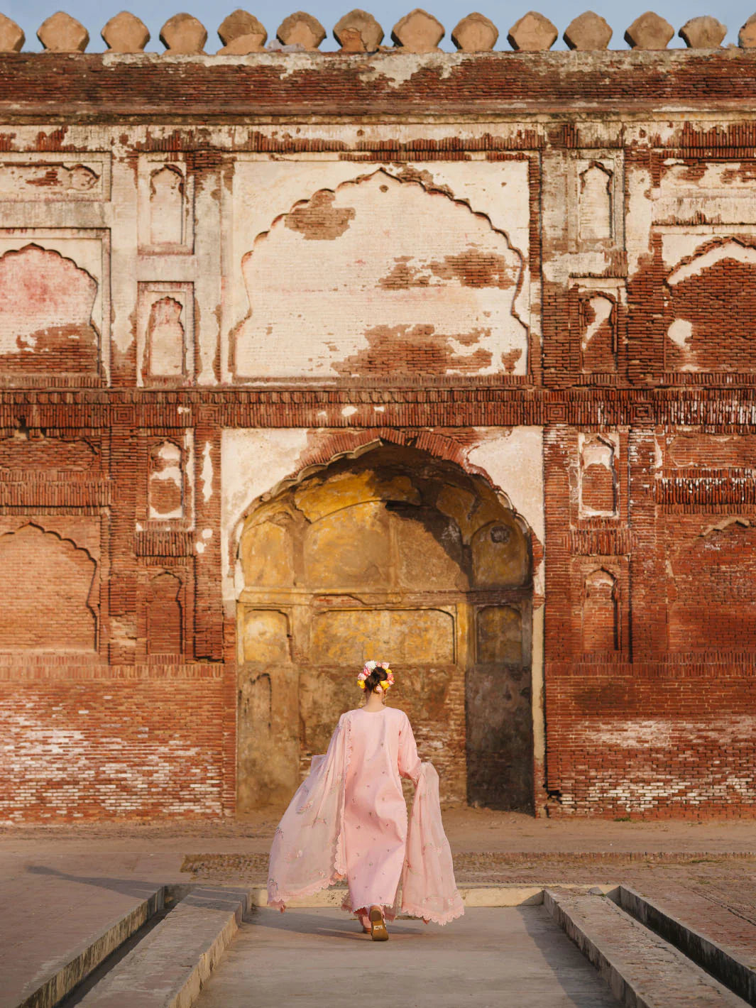 MAHNUR Gul Luxury Lawn '26 G-004