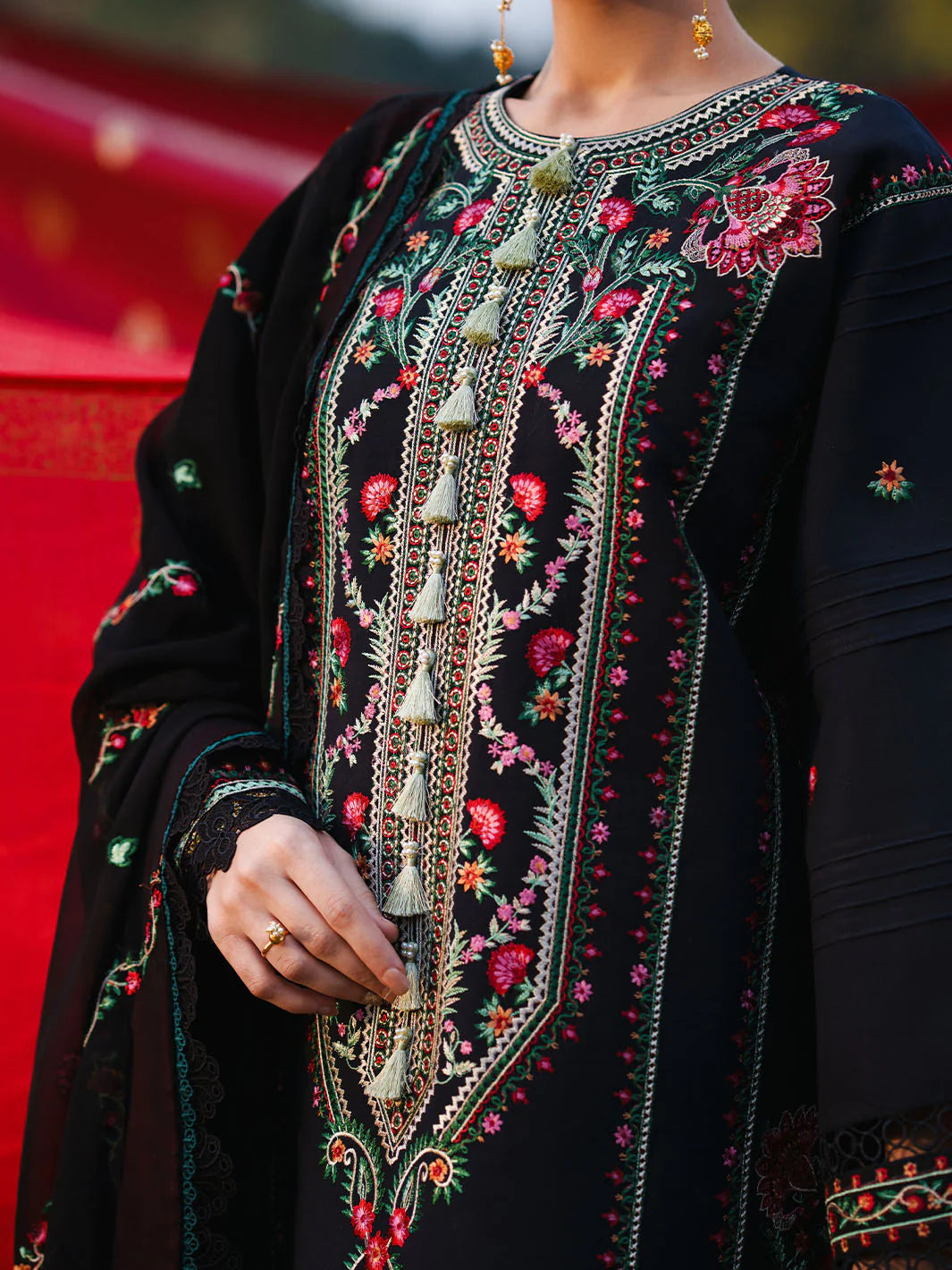 MAHNUR Gul Luxury Lawn '26 G-013