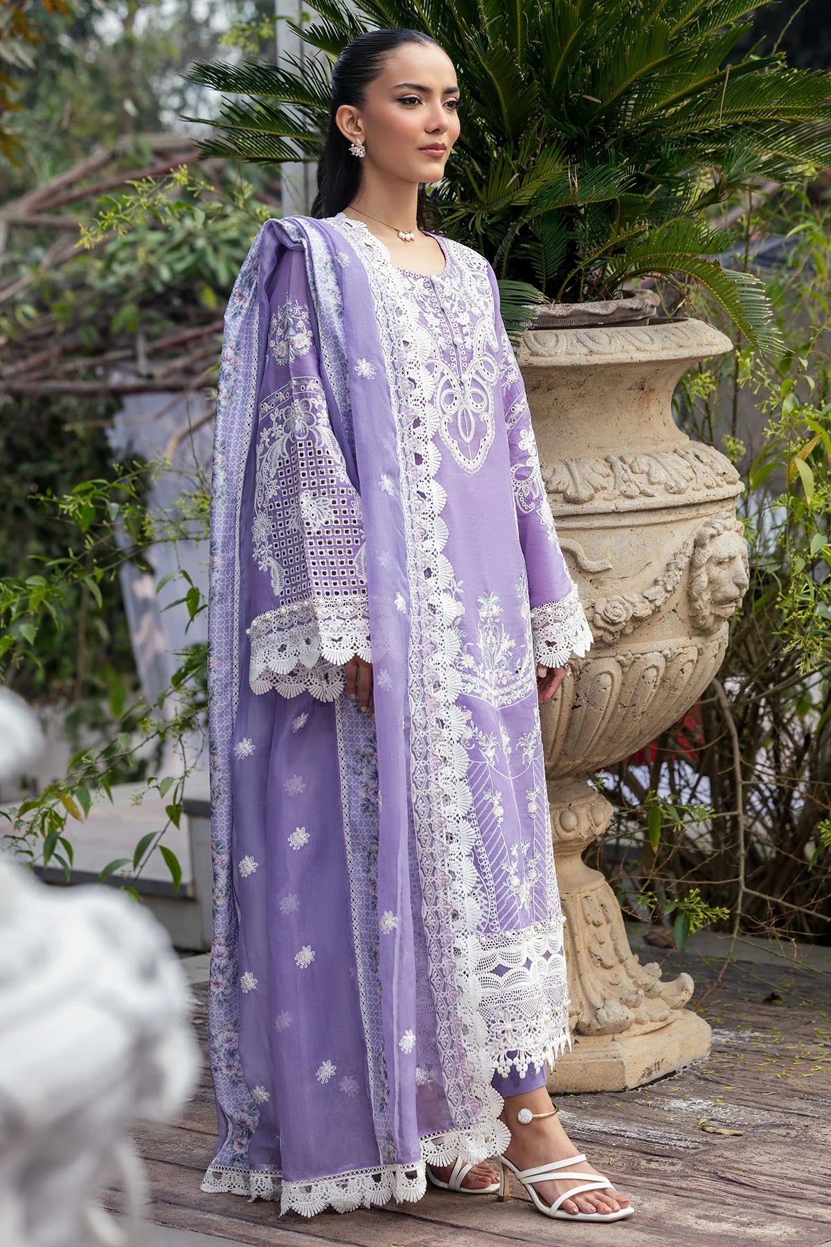 MOTIFZ PREMIUM LAWN 5318-ELISE EMBROIDERED LAWN UNSTITCHED