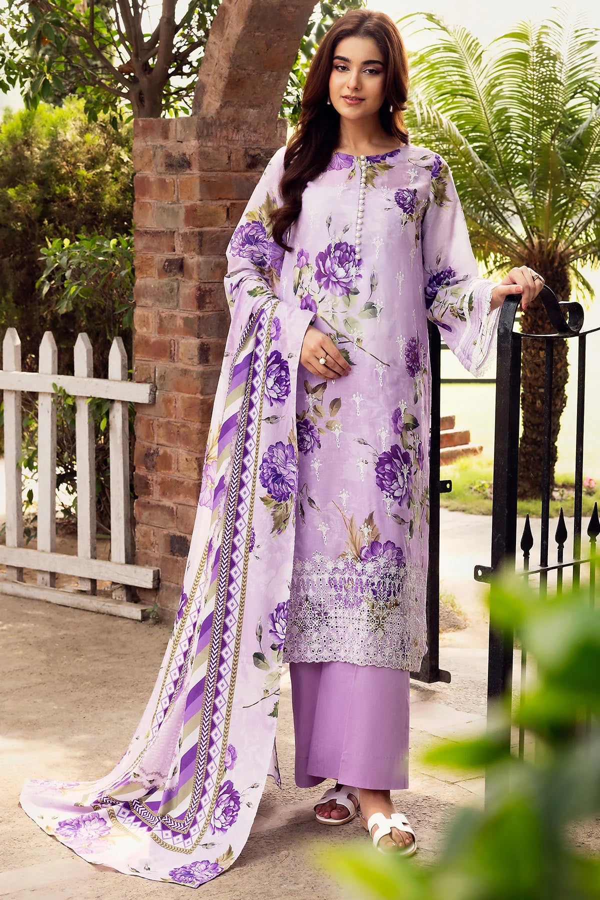 MOTIFZ Umang 5568-CASEY DIGITAL PRINTED LAWN UNSTITCHED