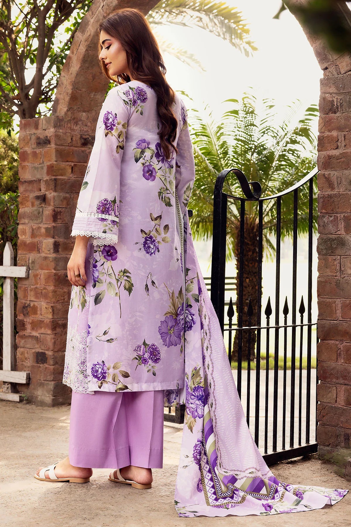 MOTIFZ Umang 5568-CASEY DIGITAL PRINTED LAWN UNSTITCHED