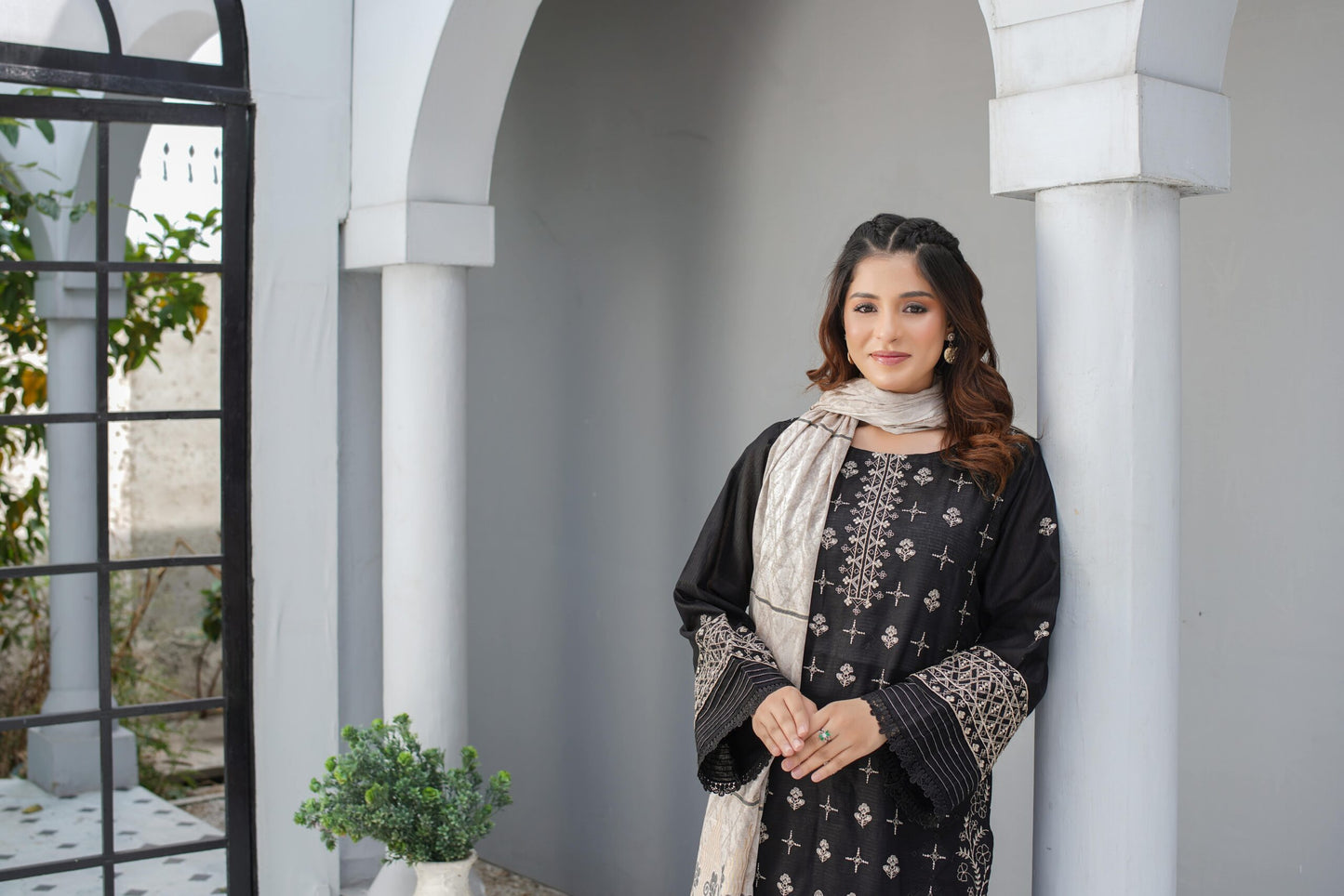 Manizay Meray Naina M-04