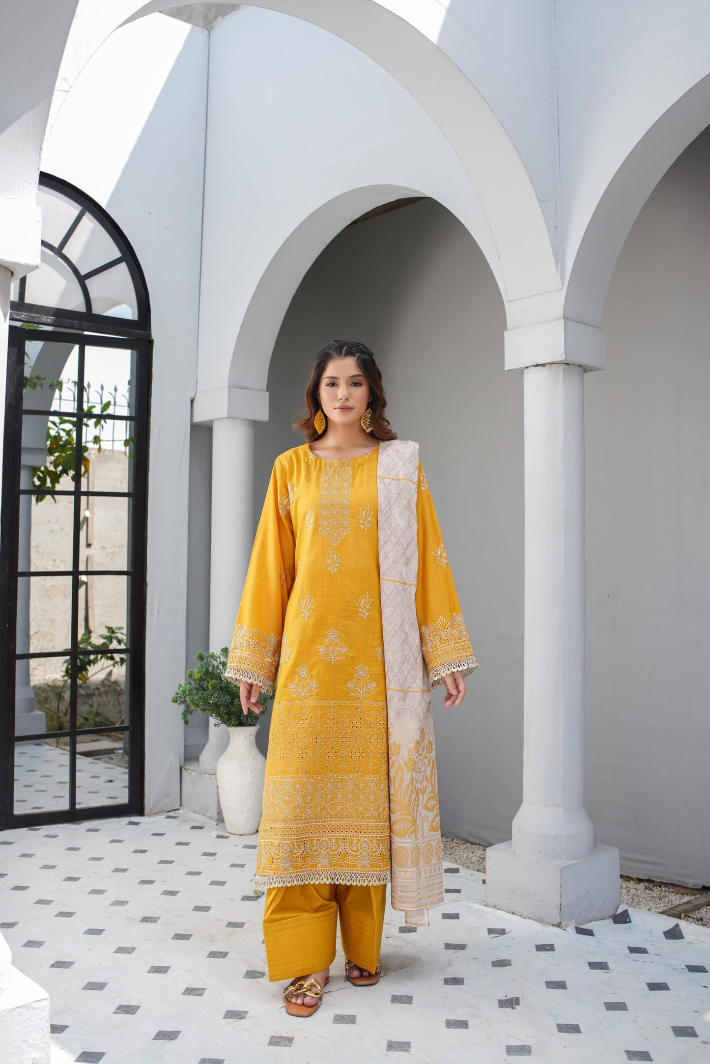 Manizay Meray Naina M-02