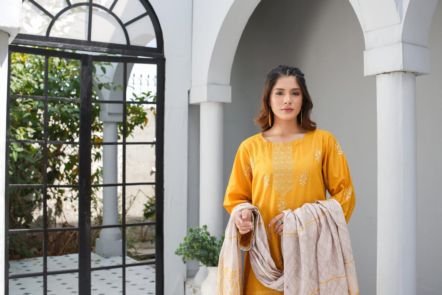 Manizay Meray Naina M-02