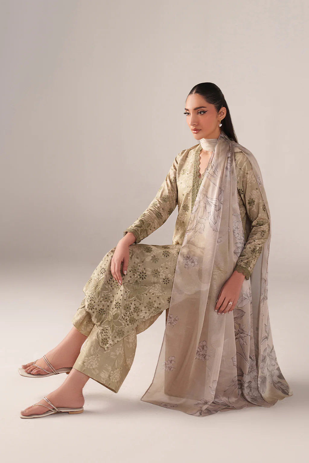 IZNIK Spring Summer 26 SS-07 Embroidered Lawn