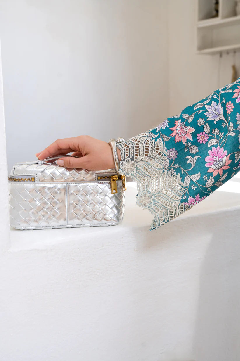 AABYAAN SHEZLIN CHIKANKARI EDIT '26 AVERRA AZ-01