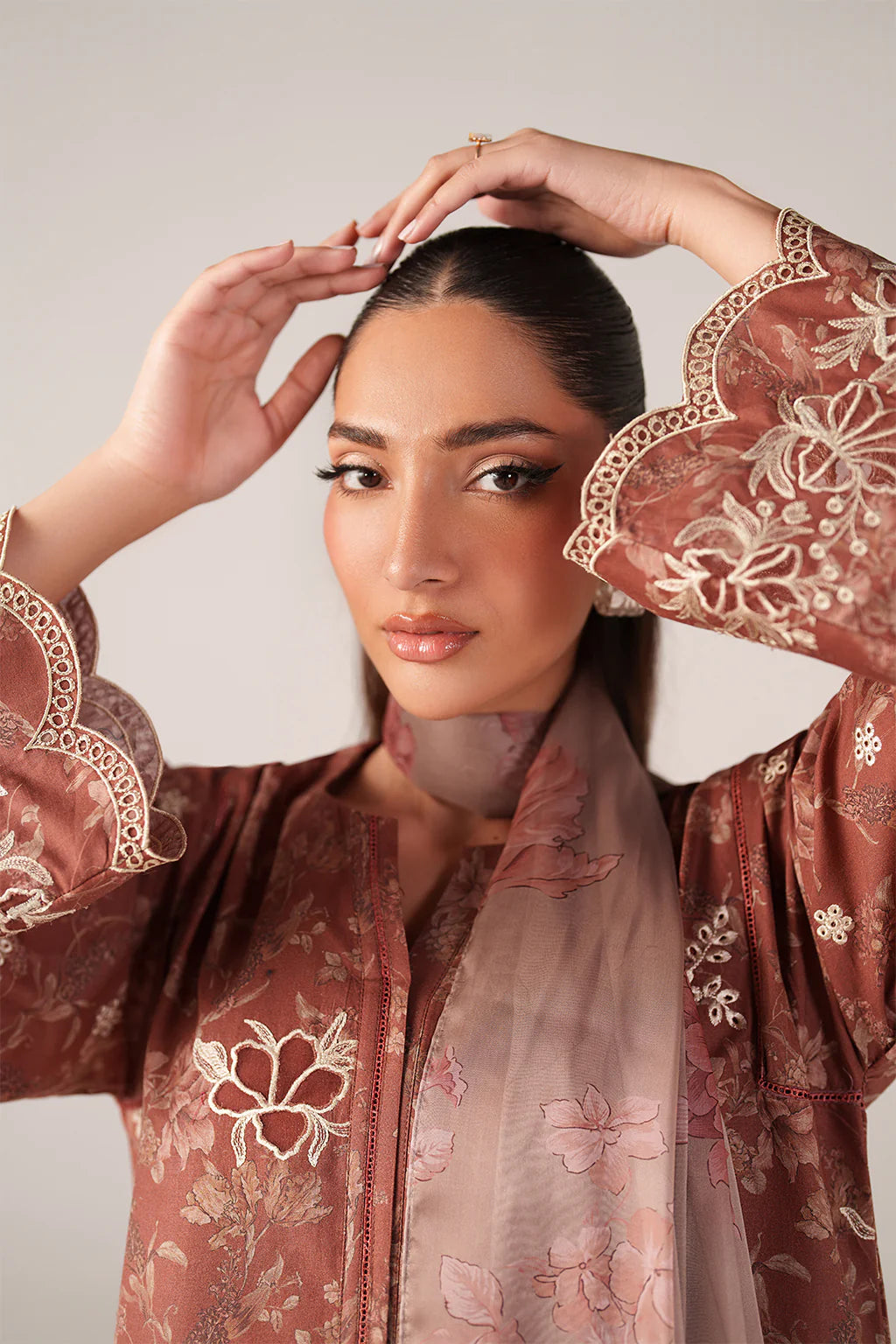 IZNIK Spring Summer 26 SS-02 Embroidered Lawn