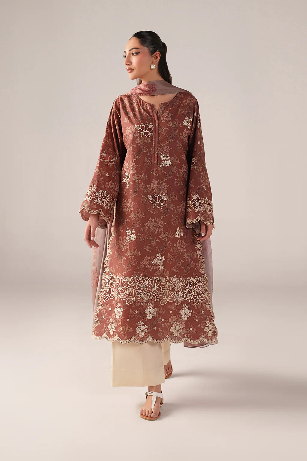IZNIK Spring Summer 26 SS-02 Embroidered Lawn
