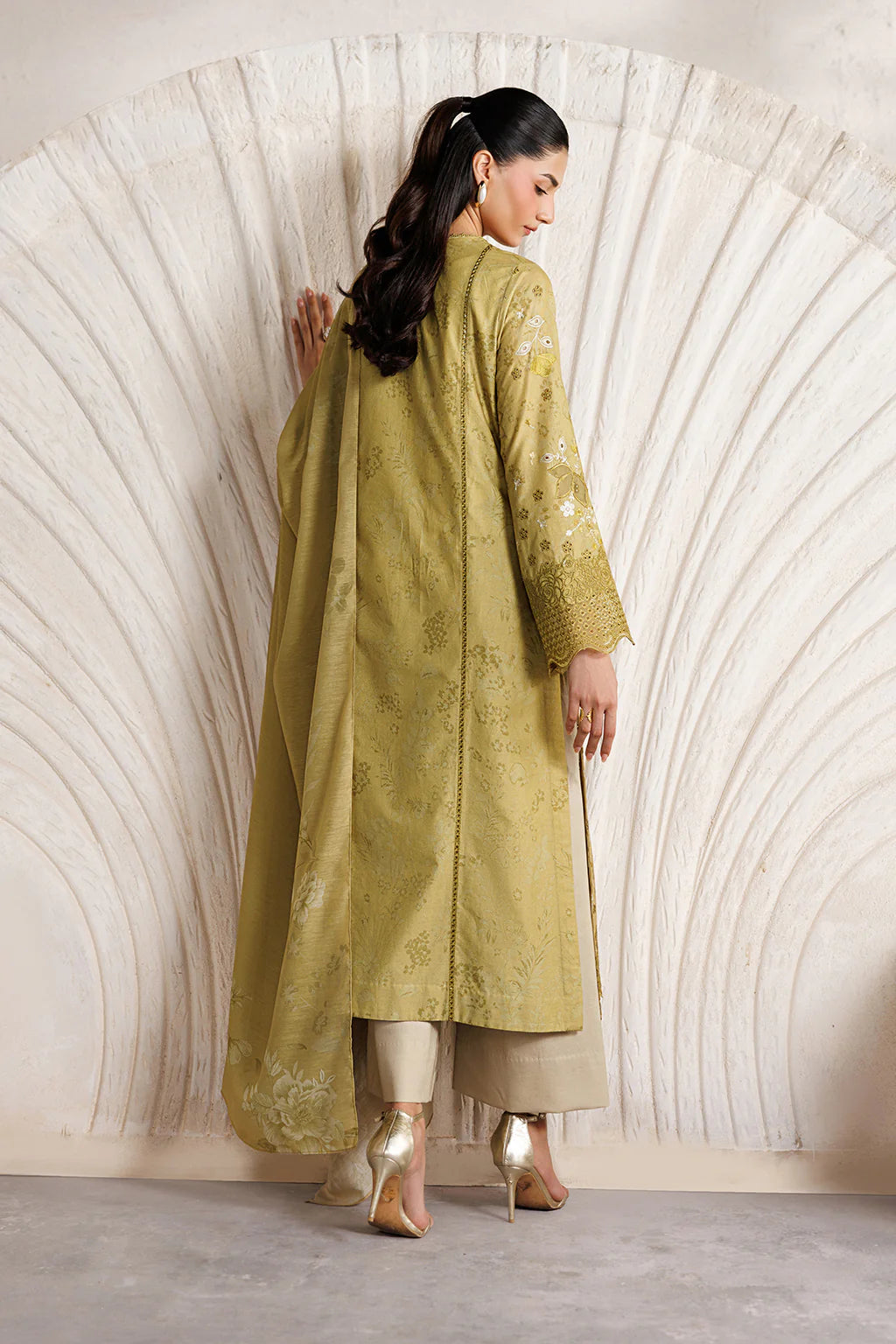 IZNIK Festive Lawn IBE-09 Embroidered Lawn