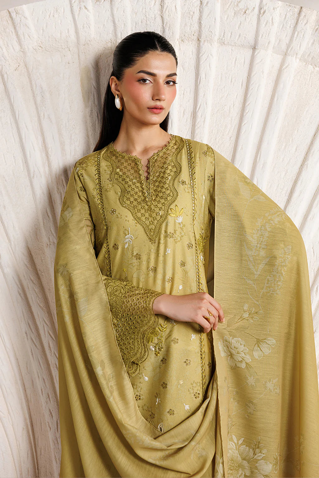 IZNIK Festive Lawn IBE-09 Embroidered Lawn