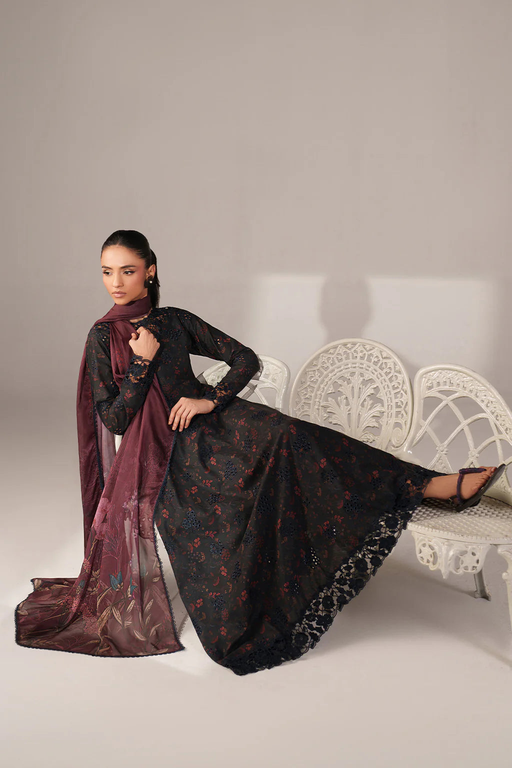 IZNIK Spring Summer 26 SS-09 Embroidered Lawn