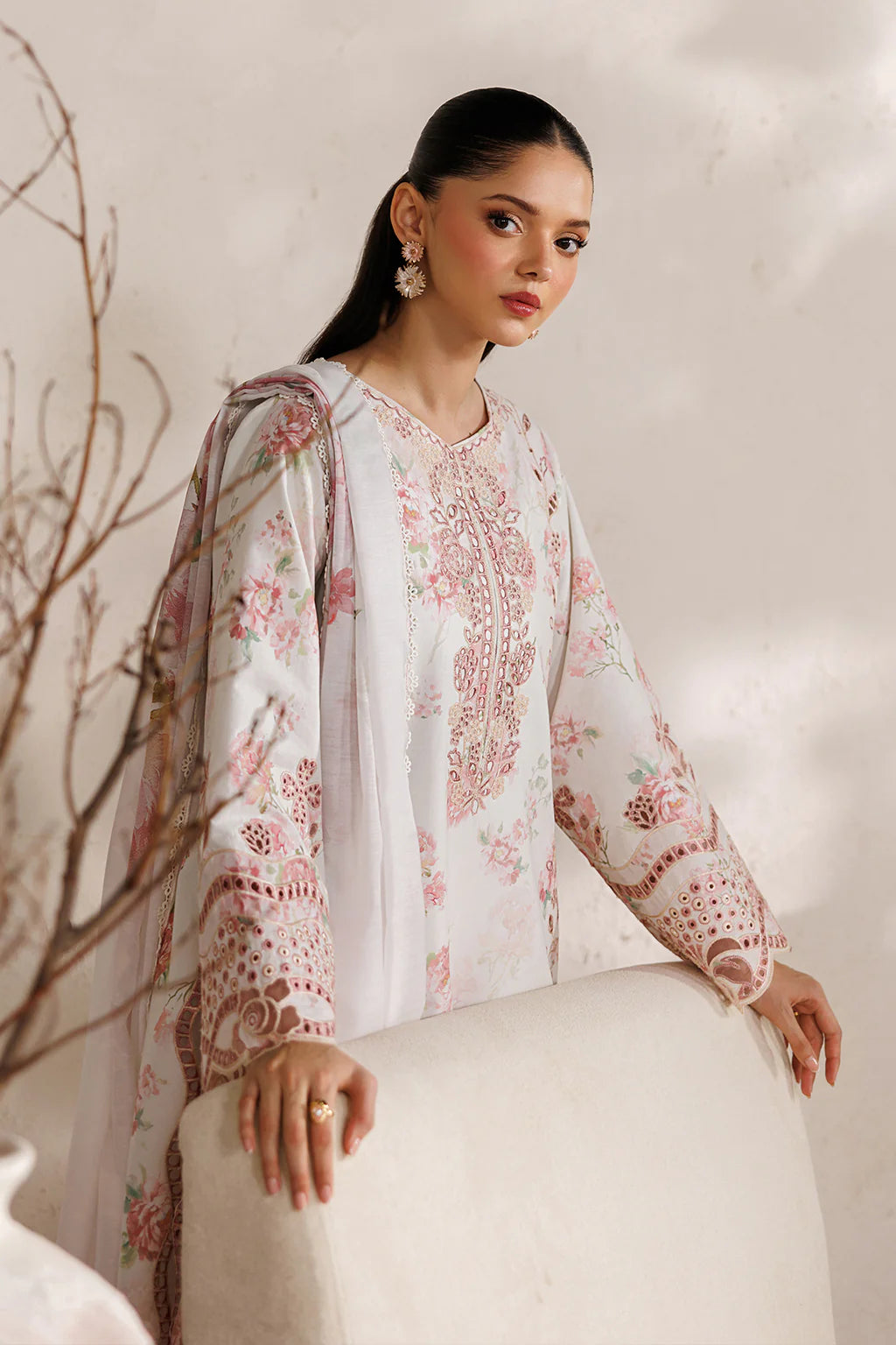 IZNIK Festive Lawn IBE-04 Embroidered Lawn