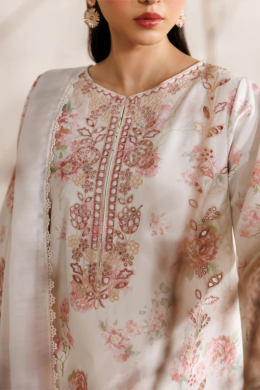 IZNIK Festive Lawn IBE-04 Embroidered Lawn