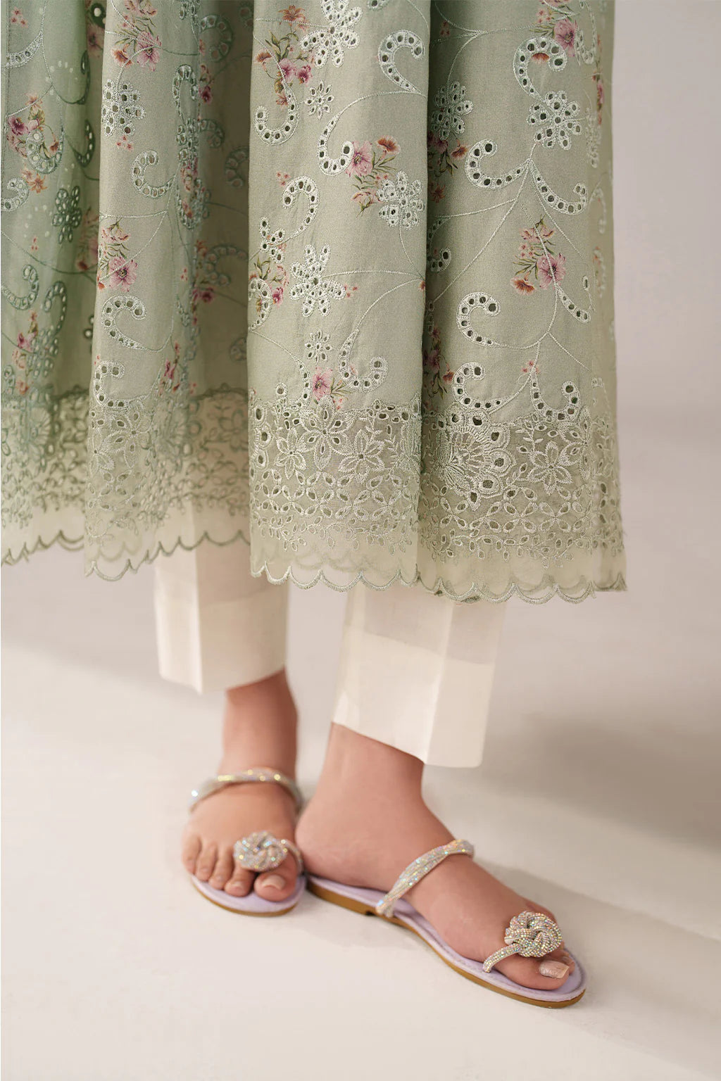 IZNIK Spring Summer 26 SS-03 Embroidered Lawn