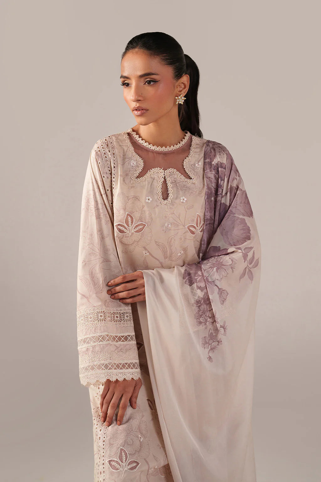 IZNIK Spring Summer 26 SS-01 Embroidered Lawn