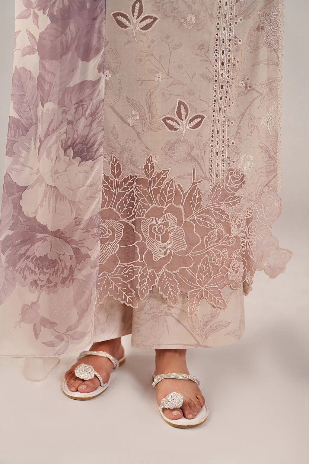 IZNIK Spring Summer 26 SS-01 Embroidered Lawn