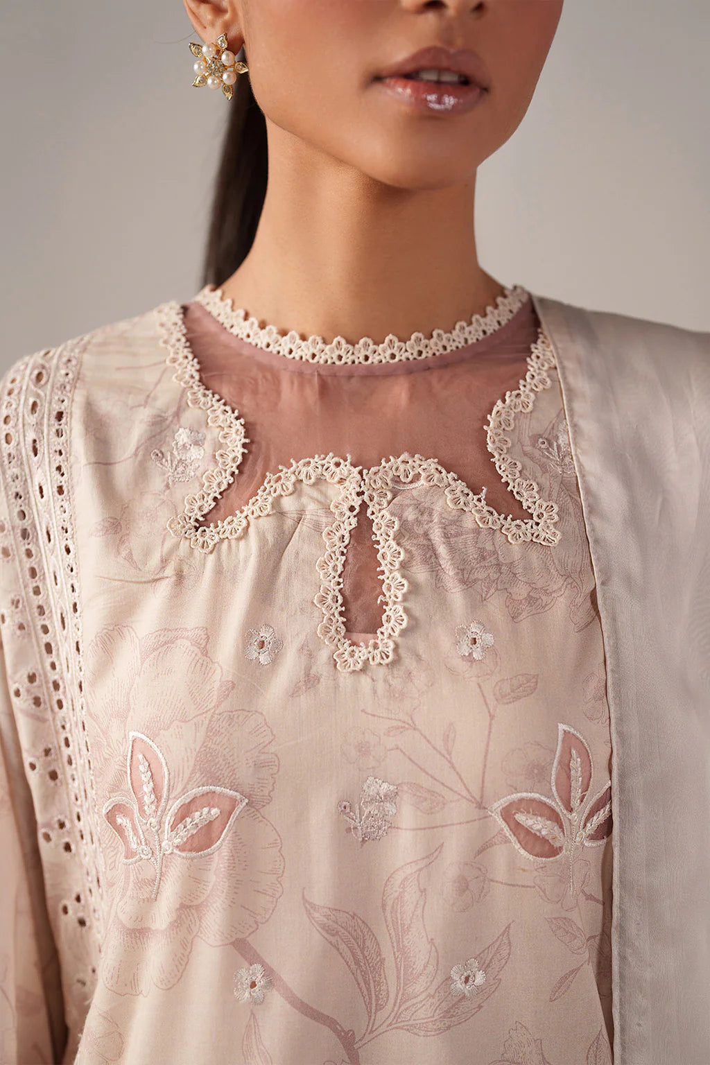 IZNIK Spring Summer 26 SS-01 Embroidered Lawn