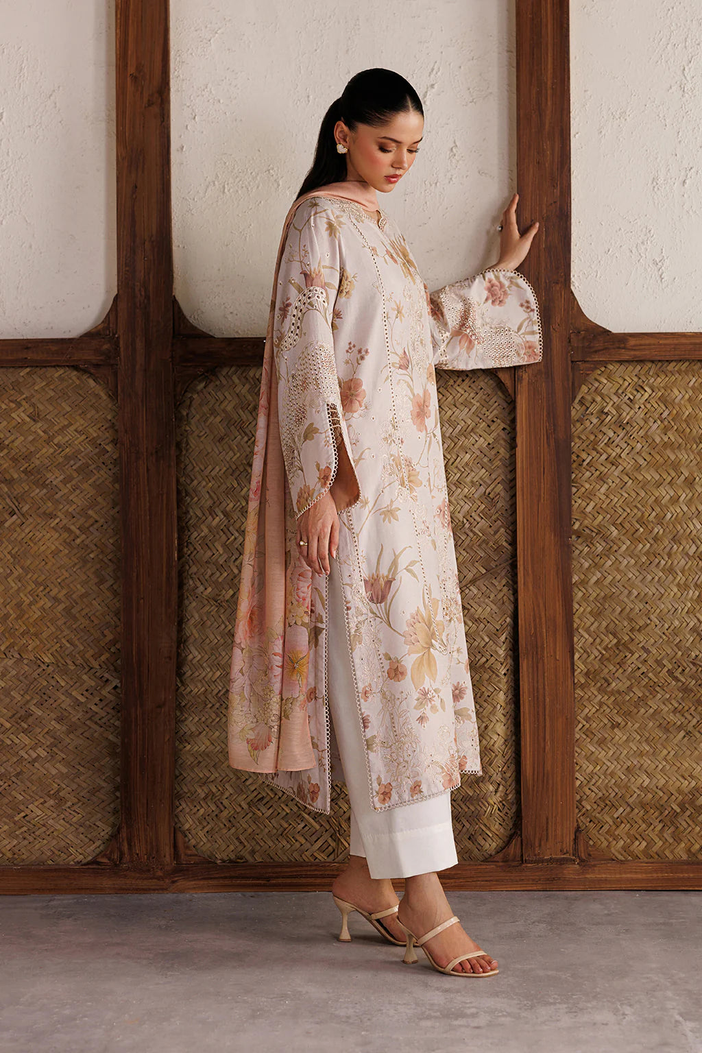 IZNIK Festive Lawn IBE-05 Embroidered Lawn
