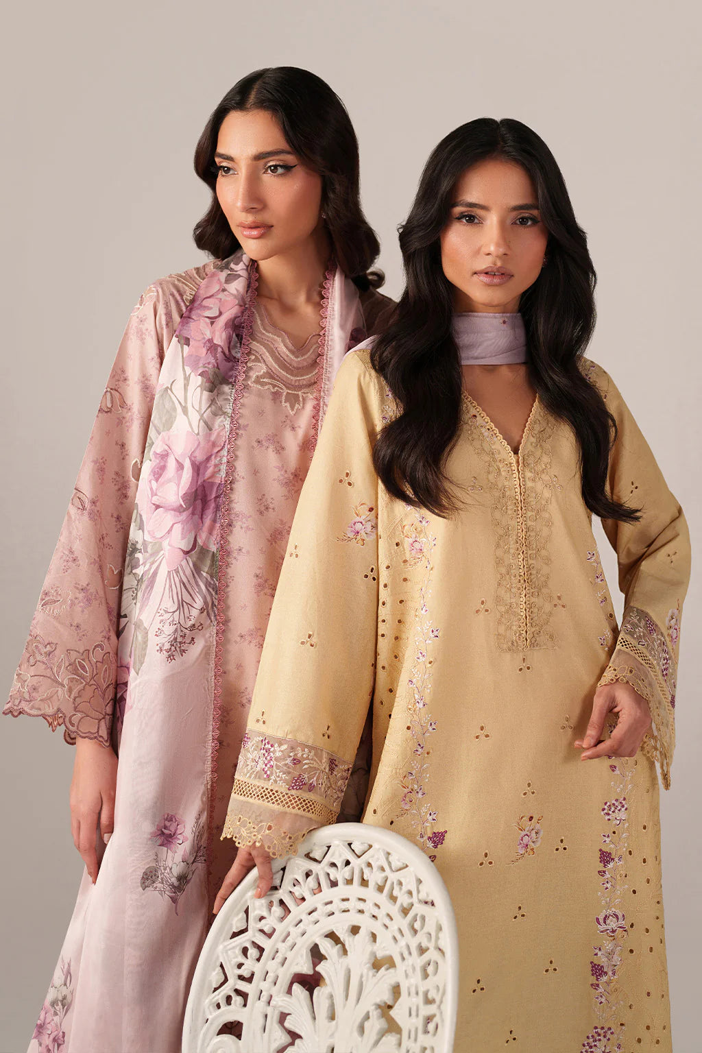 IZNIK Spring Summer 26 SS-05 Embroidered Lawn