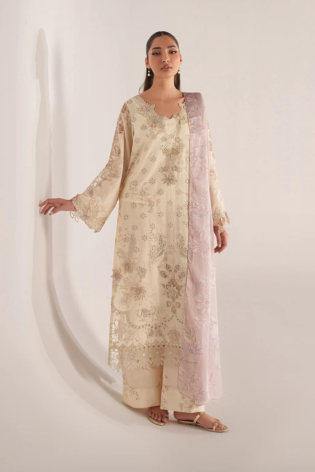 IZNIK Spring Summer 26 SS-06 Embroidered Lawn