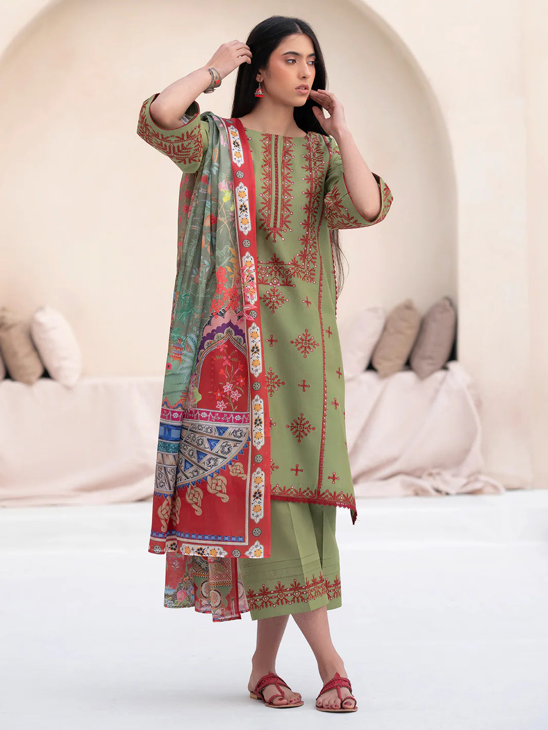 BIN ILYAS Aaina - 83 A