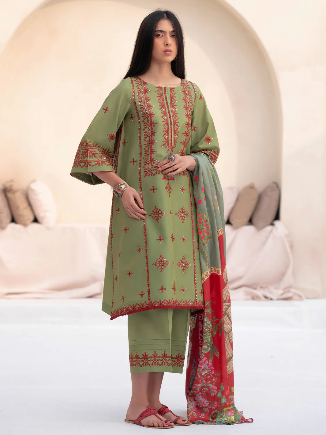 BIN ILYAS Aaina - 83 A
