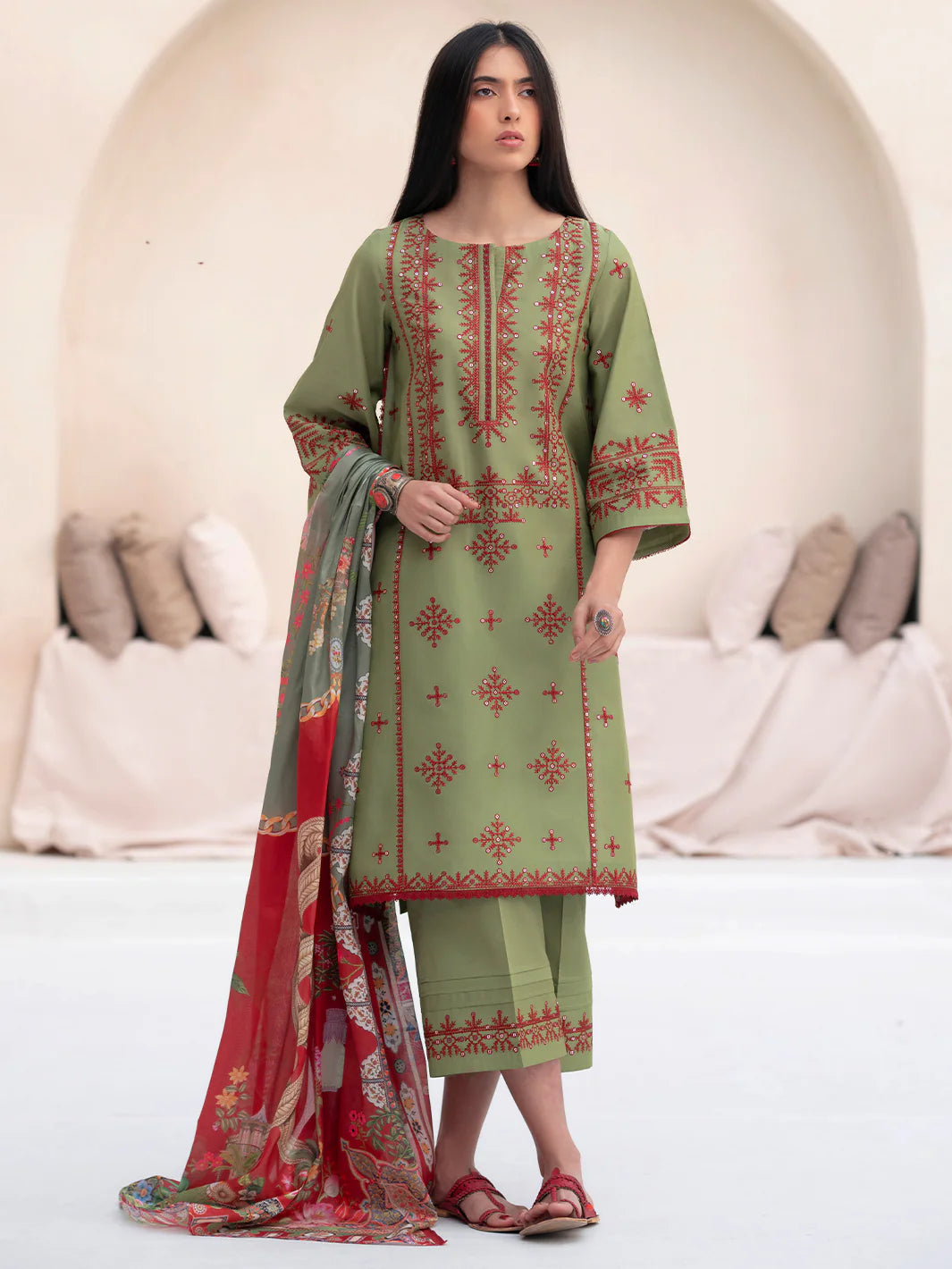 BIN ILYAS Aaina - 83 A