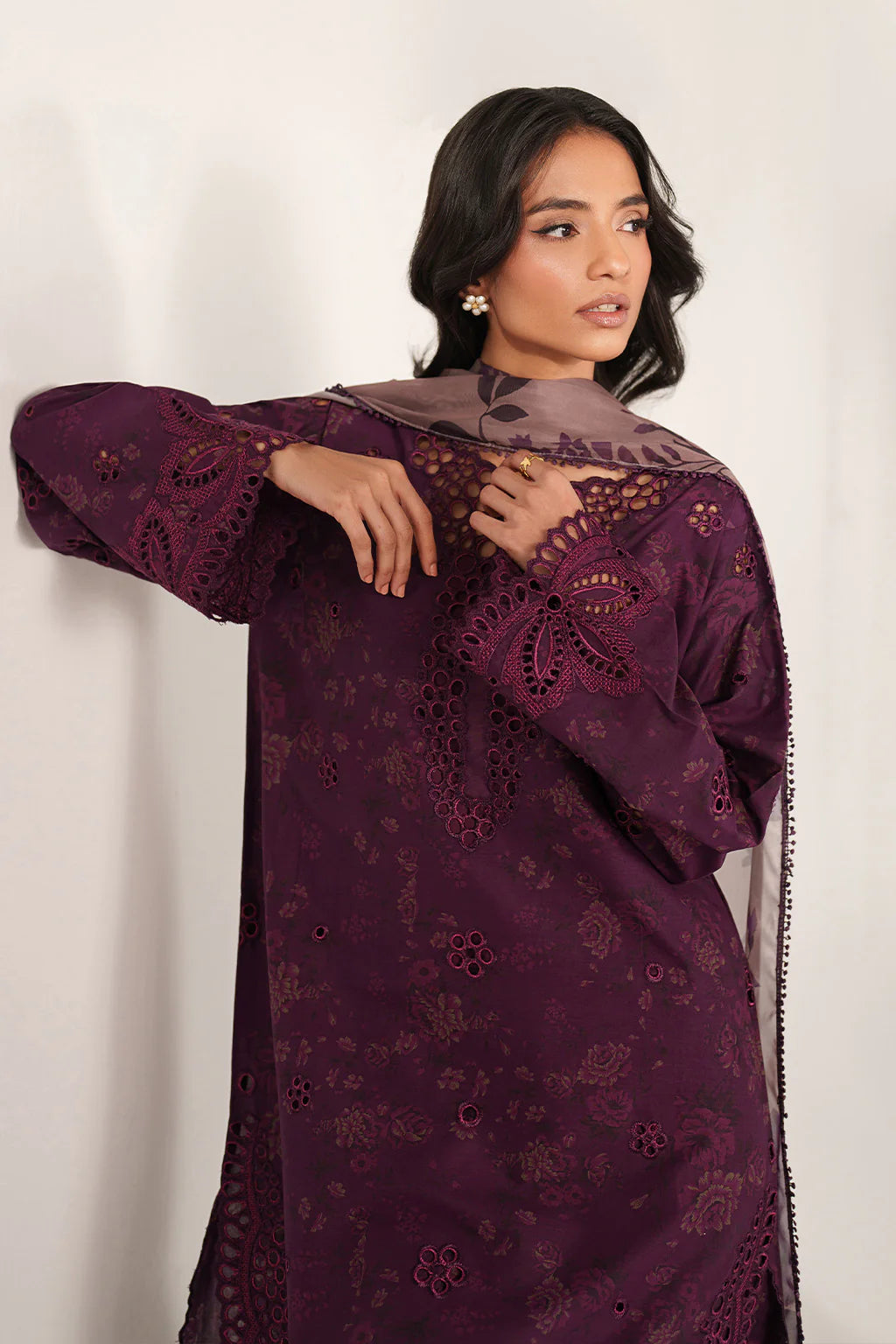 IZNIK Spring Summer 26 SS-08 Embroidered Lawn