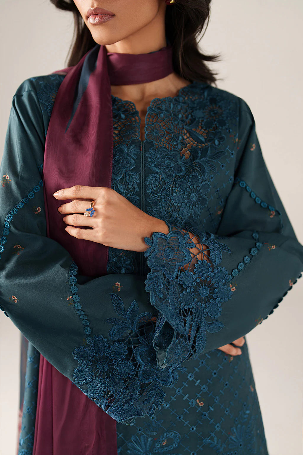 IZNIK Spring Summer 26 SS-10 Embroidered Lawn