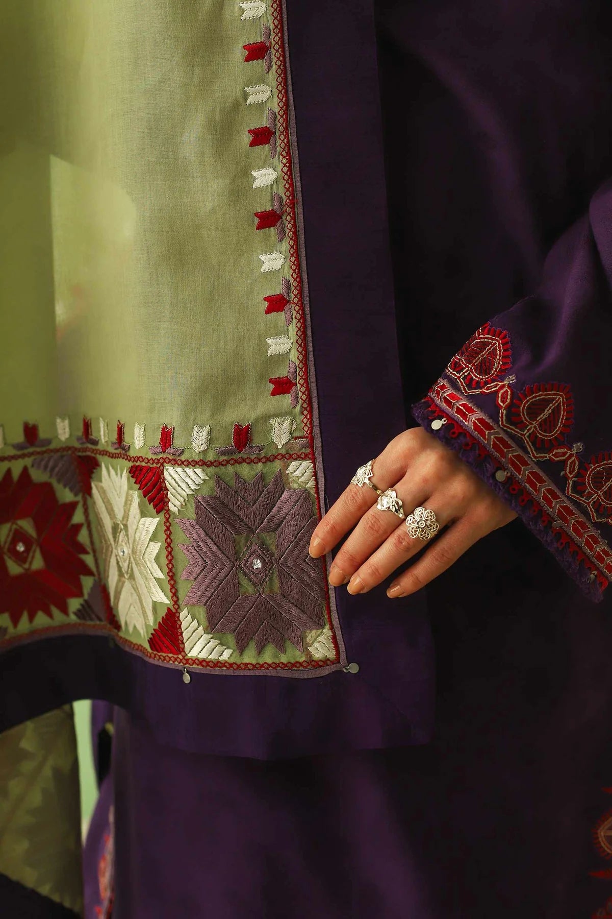 Zara Shahjahan D23-8B