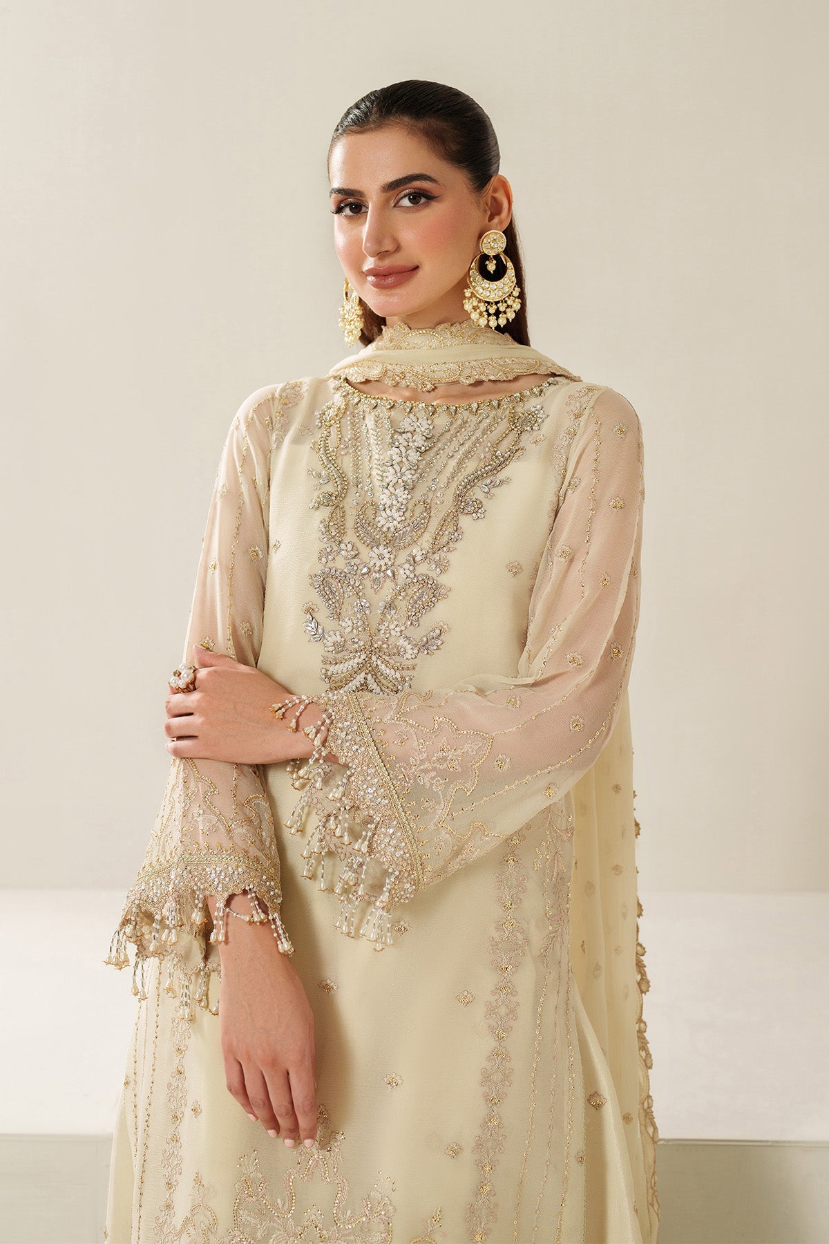 ALIZEH Reena AF-HM-4052-Parnoor
