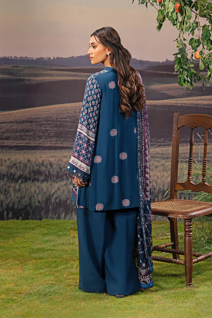 M. Basic by MARIA. B. 3 Pc Unstitched Embroidered Arabic Lawn Suit | MB-PFUS25-09B