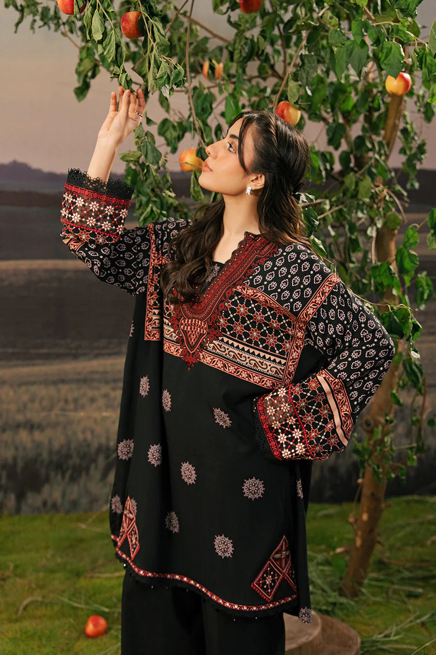 M. Basic by MARIA. B. 3 Pc Unstitched Embroidered Arabic Lawn Suit | MB-PFUS25-09A
