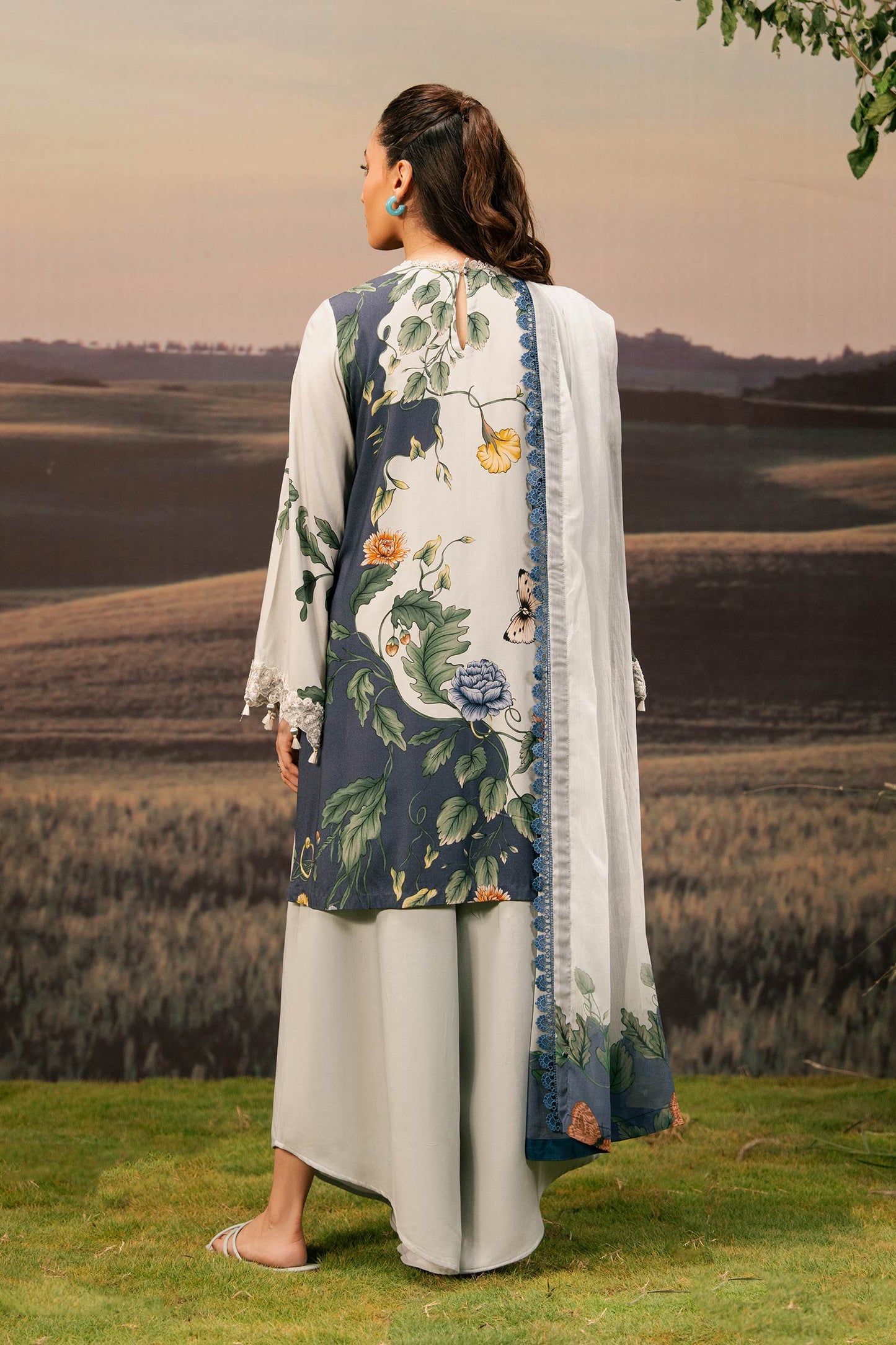 M. Basic by MARIA. B. 3 Pc Unstitched Embroidered Arabic Lawn Suit | MB-PFUS25-07B