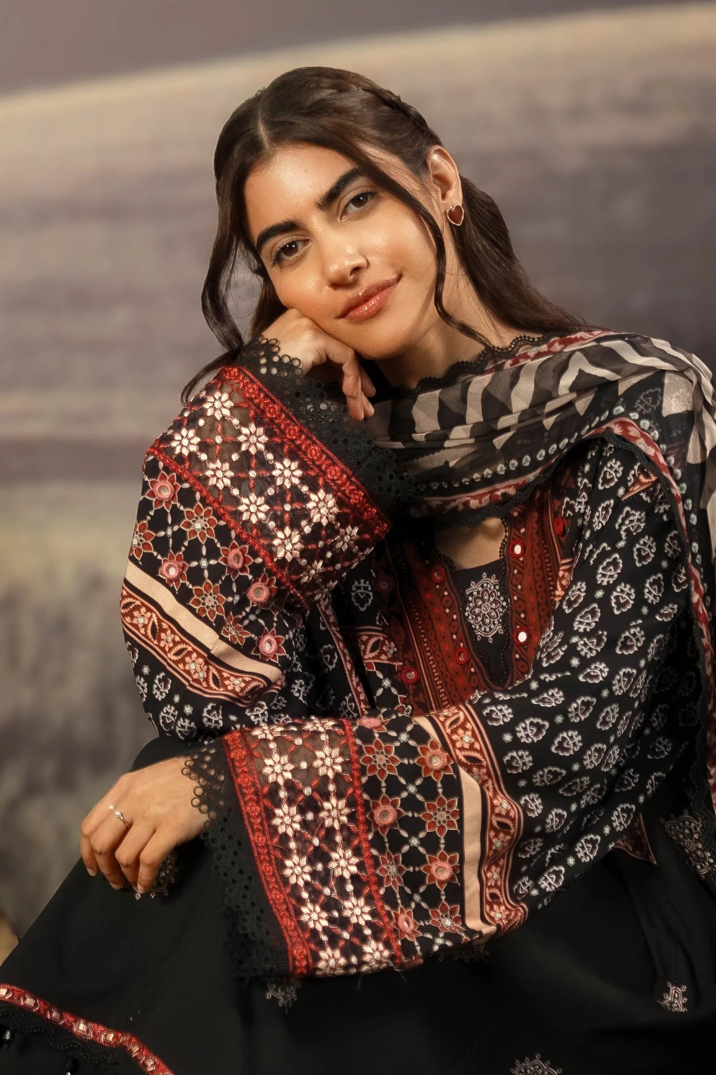 M. Basic by MARIA. B. 3 Pc Unstitched Embroidered Arabic Lawn Suit | MB-PFUS25-09A