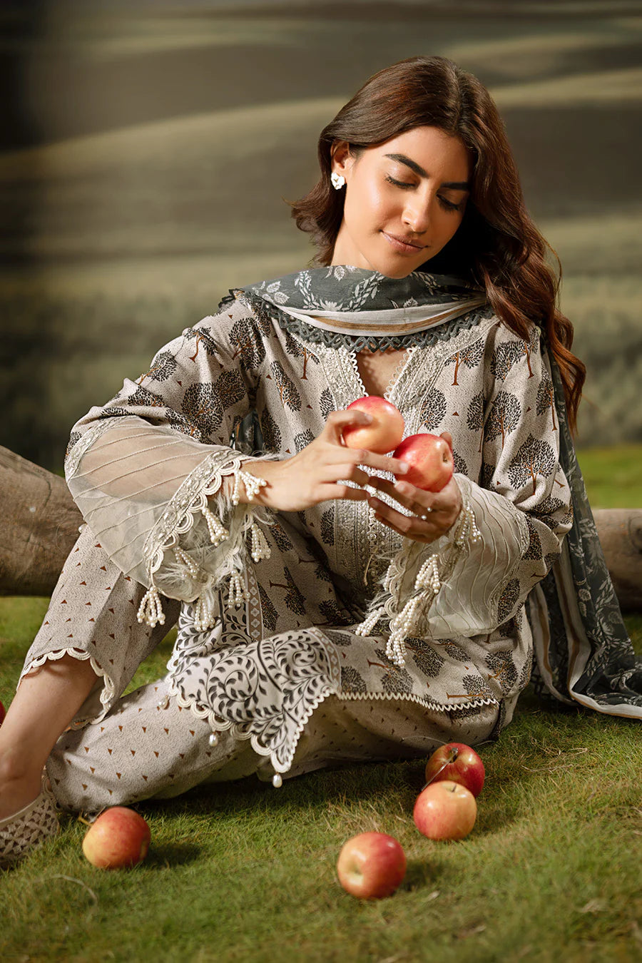 M. Basic by MARIA. B. 3 Pc Unstitched Embroidered Arabic Lawn Suit | MB-PFUS25-03A