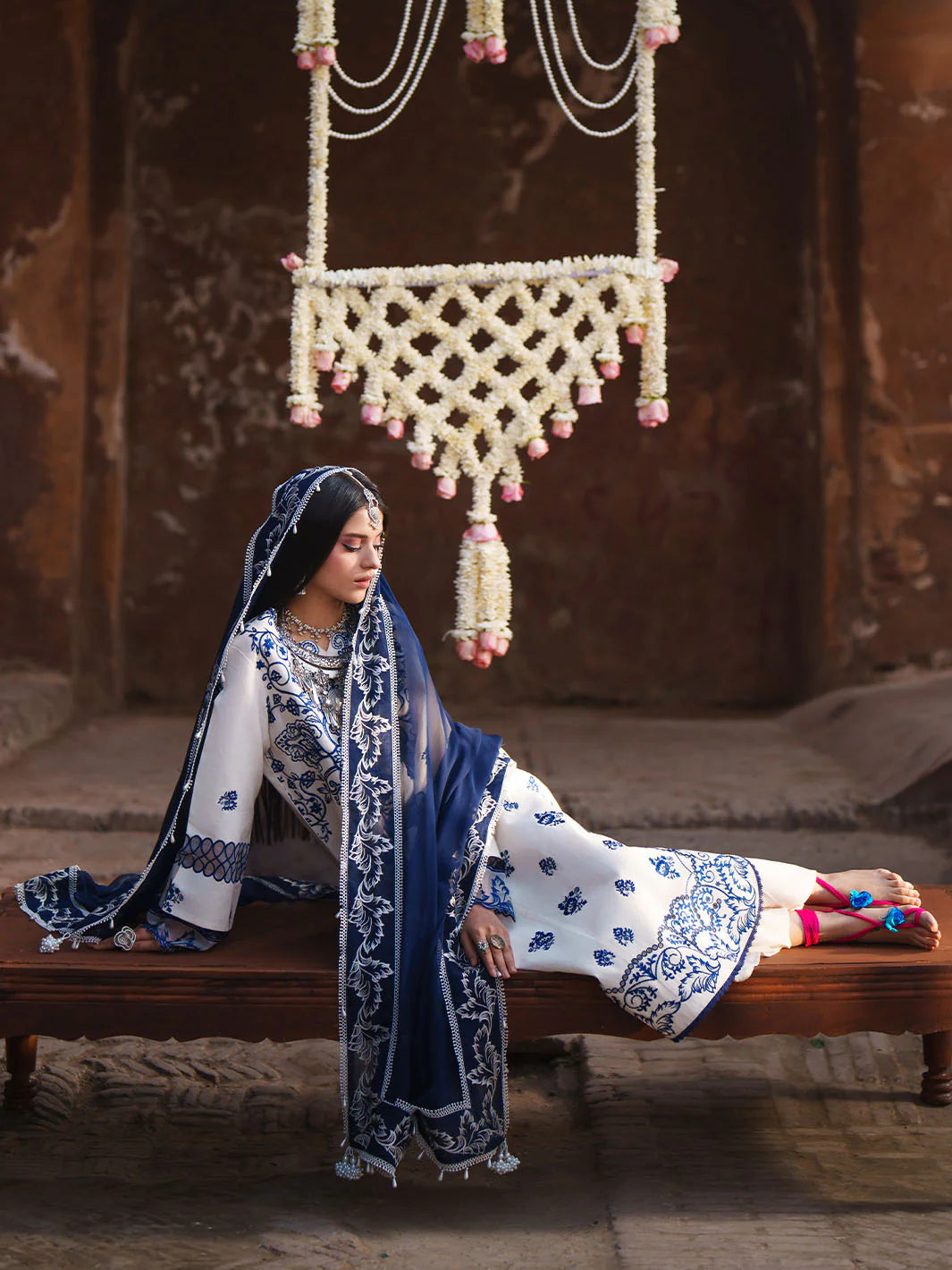 MAHNUR Gul Luxury Lawn '26 G-008