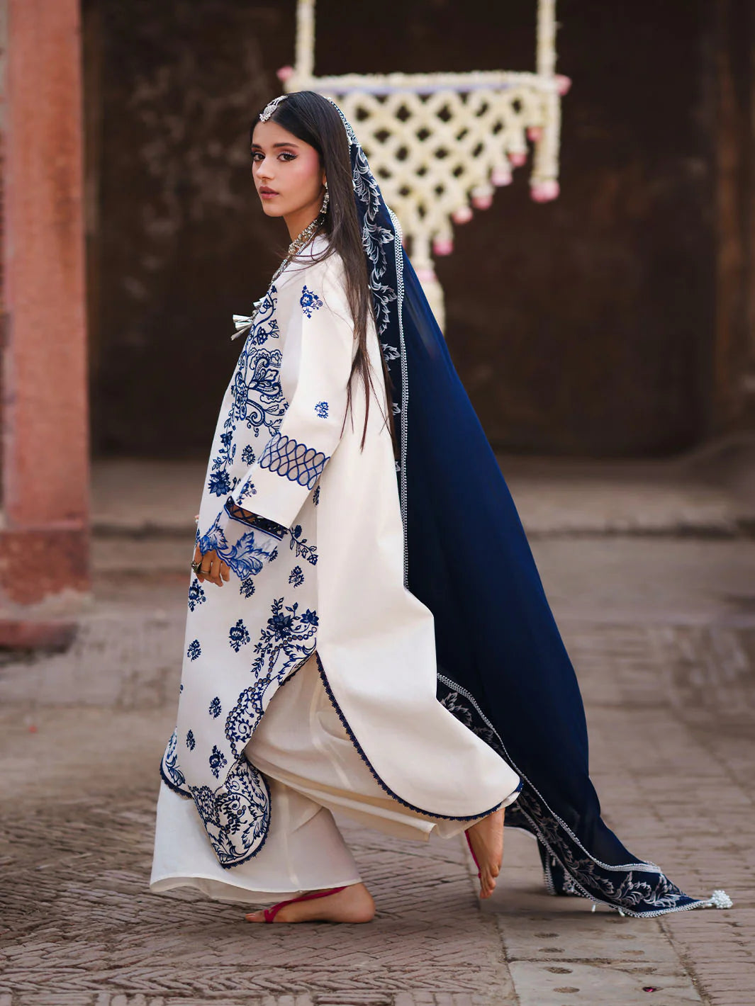 MAHNUR Gul Luxury Lawn '26 G-008