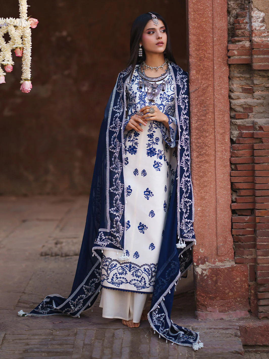 MAHNUR Gul Luxury Lawn '26 G-008